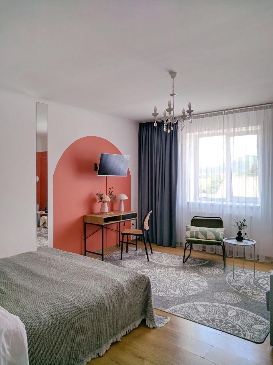 Best Apartment In The Center Мукачево Экстерьер фото