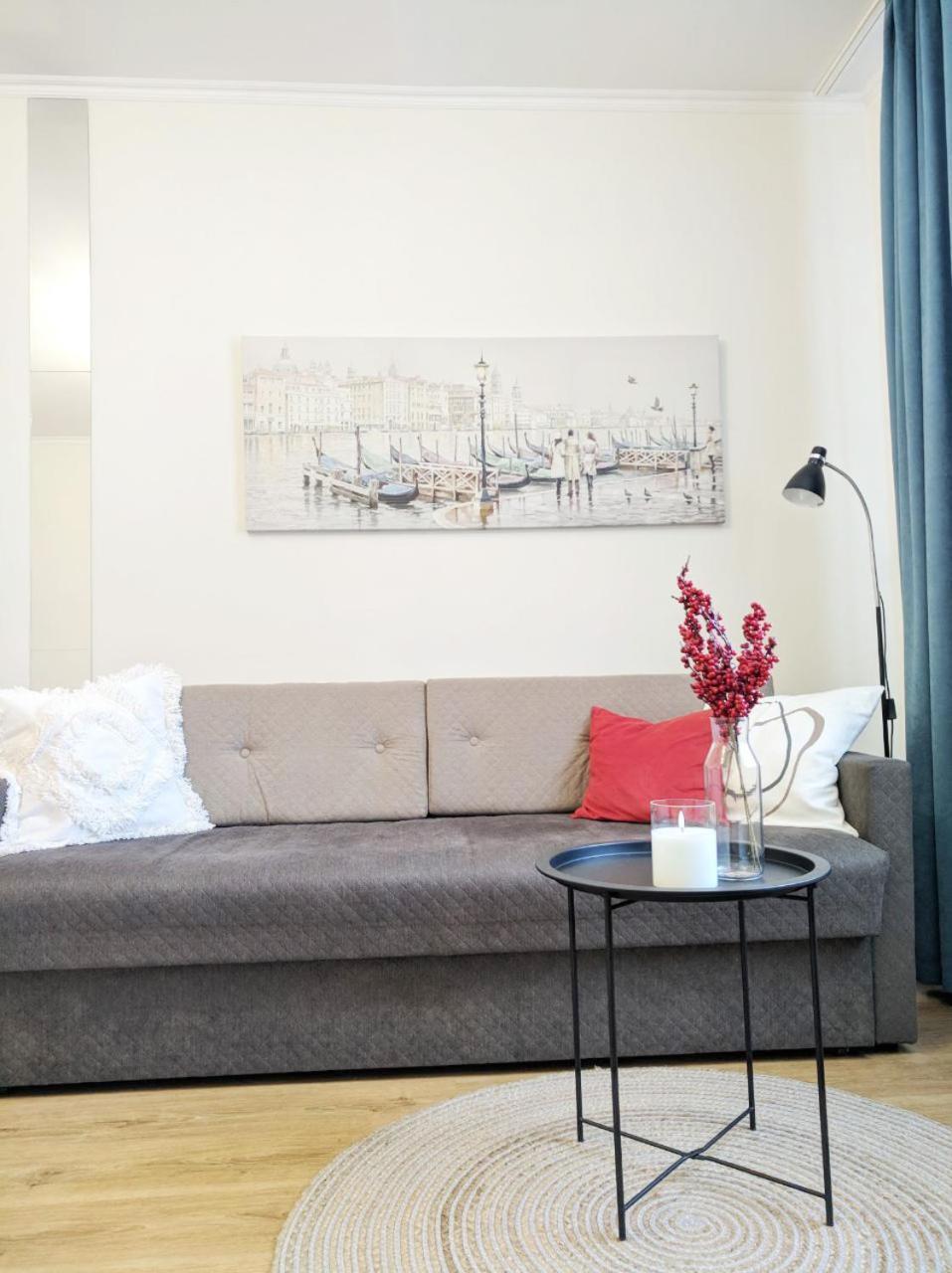 Best Apartment In The Center Мукачево Экстерьер фото